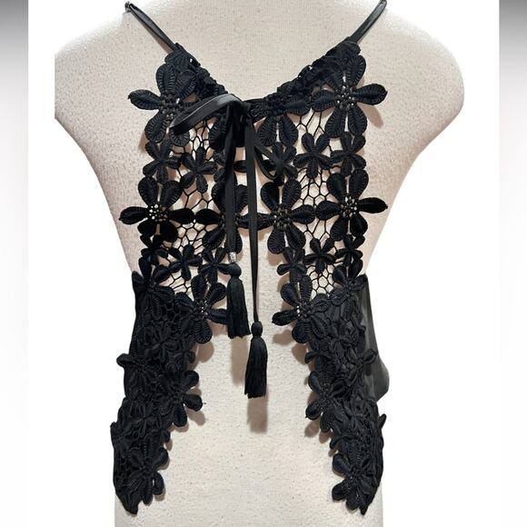 Revolve Winston White Floral Lace Cropped Spaghetti Straps Camisole Top Black XS - Picture 4 of 5